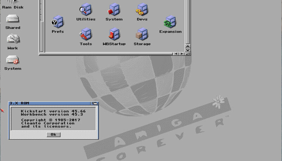 AROS x86_64 com o ambiente Wanderer, uma demonstração de renderização 3D e o monitor de quatro processadores