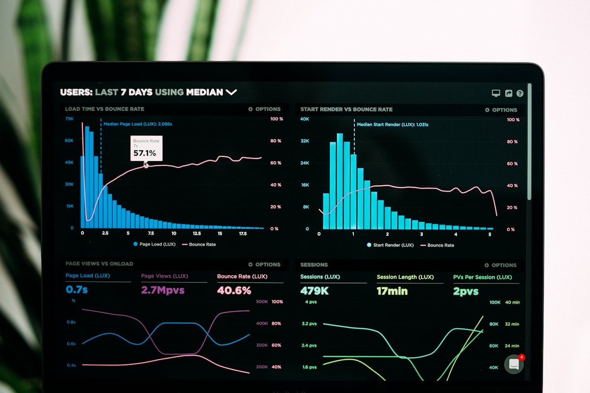 Rede global da Cloudflare — data centers interligados por fibra ótica, representando a infraestrutura de edge computing onde o Flagship opera