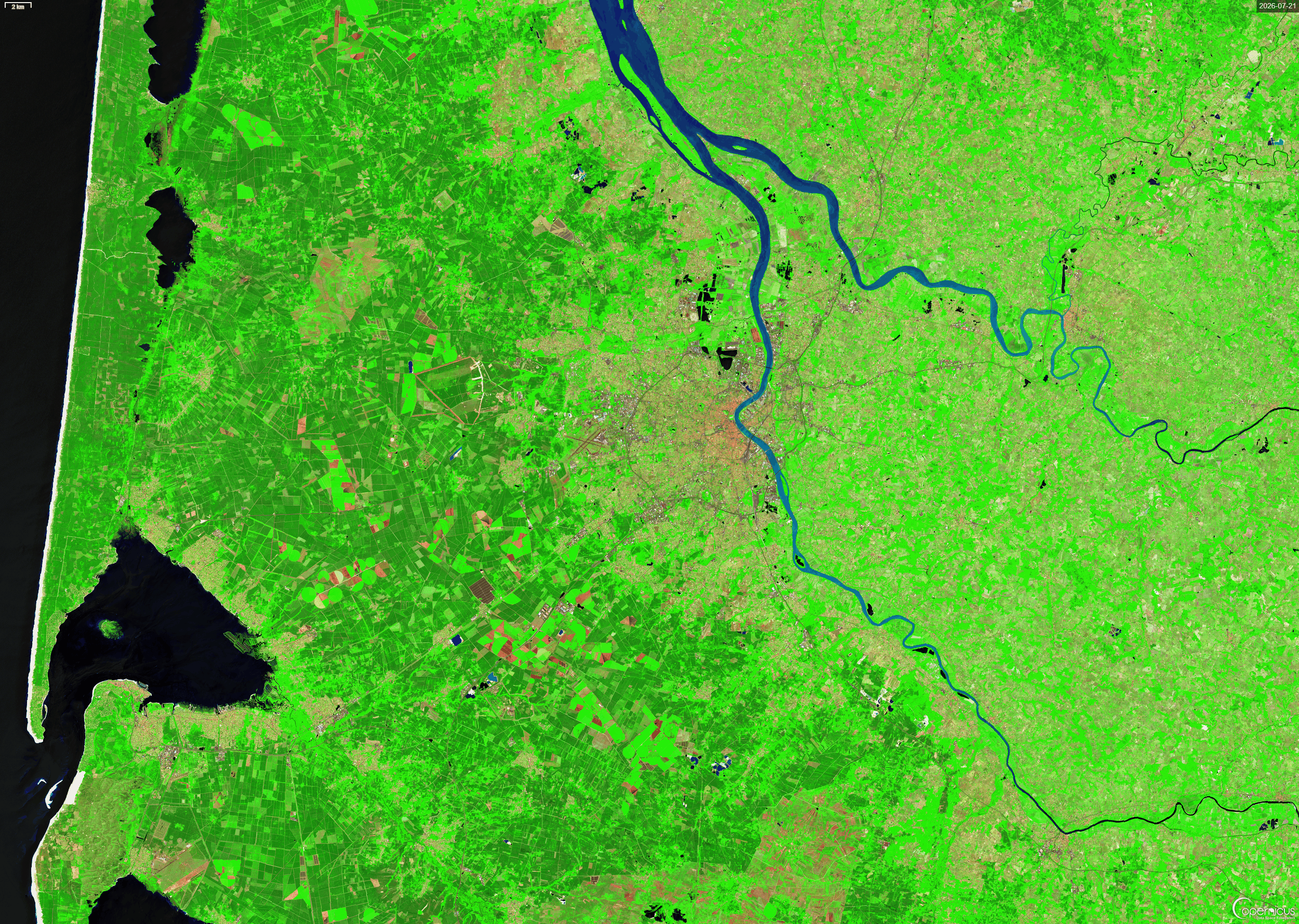 Timelapse de satélite Sentinel-2 do sudoeste de França entre 22 e 29 de julho de 2026, mostrando a evolução diária da pluma de fumo do incêndio de Gironde sobre o Atlântico