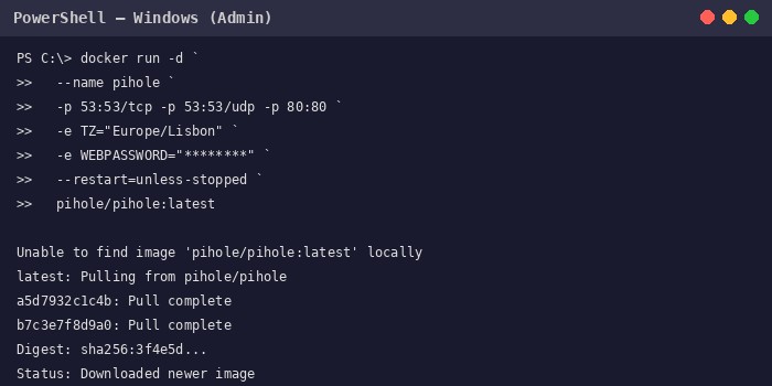 PowerShell do Windows a executar o comando docker run para criar o contentor Pi-hole — download da imagem e arranque do serviço