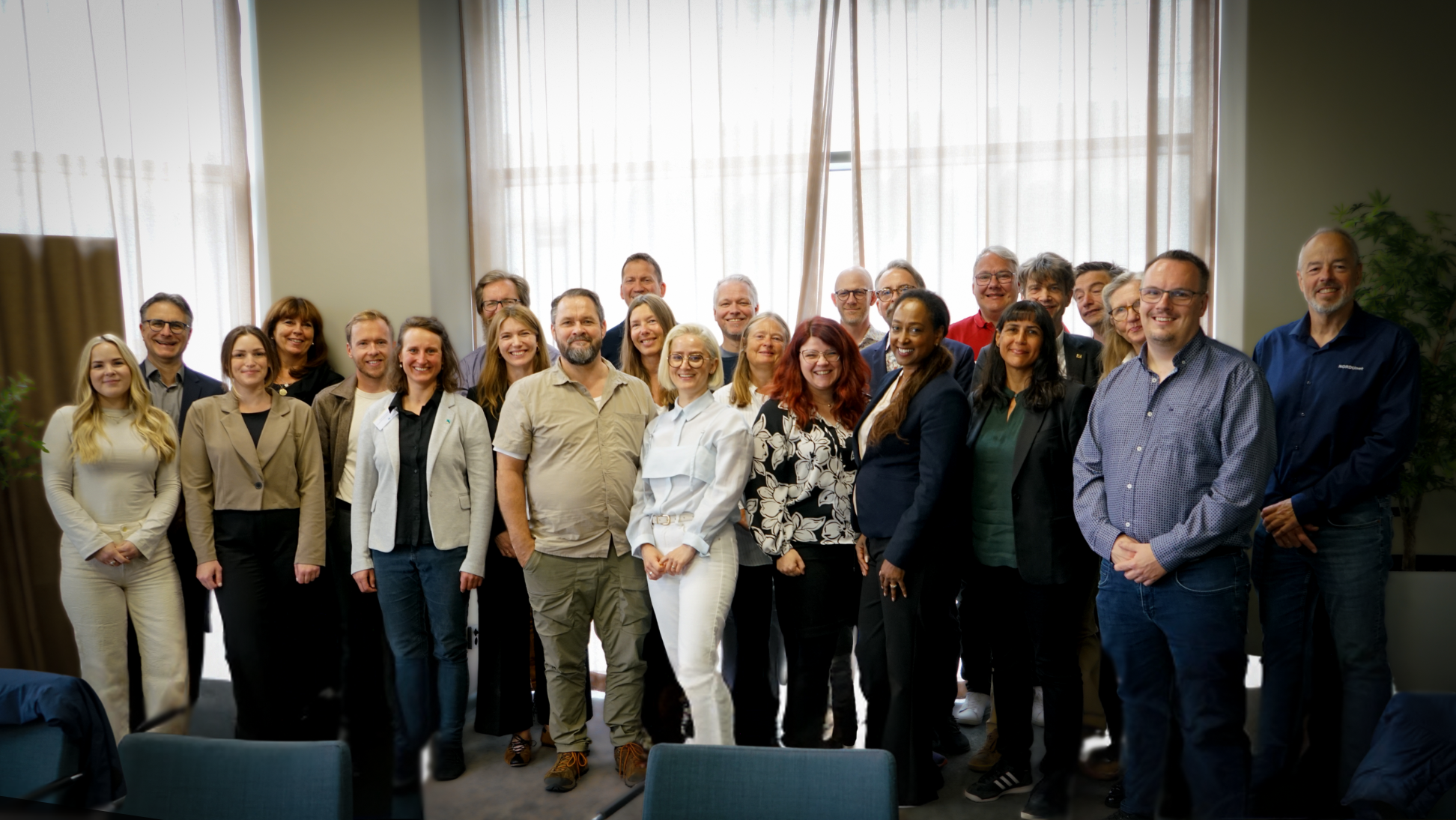 Equipa da Polar Connect Initiative em reunião de trabalho