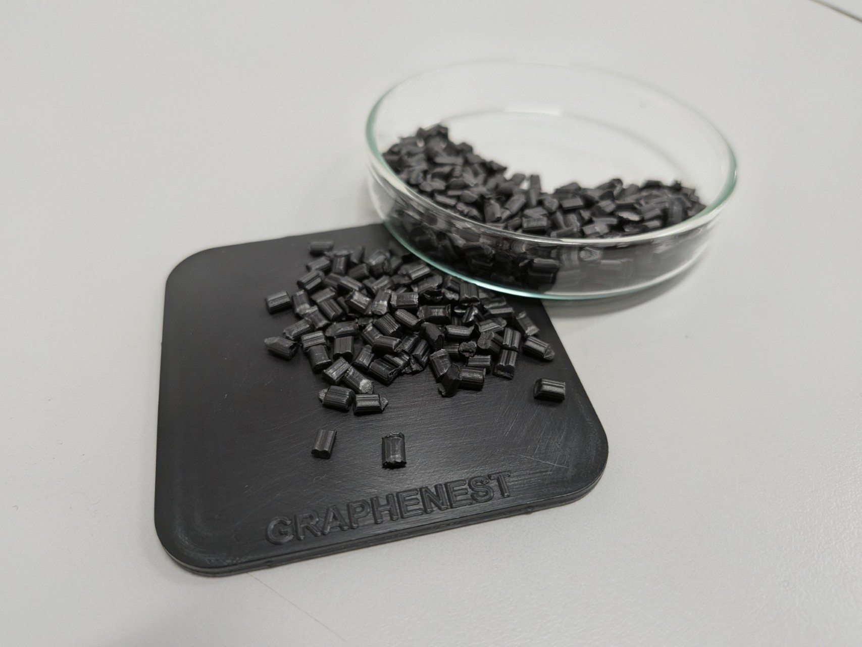 Grafeno utilizado no Projeto ASTRAL — material ultrafino e flexível com propriedades de absorção electromagnética. Crédito: Tek SAPO/Graphenest