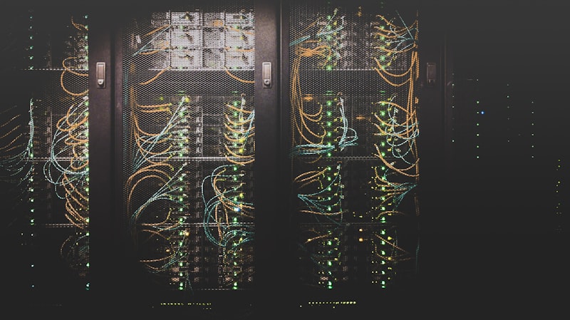 Centro de dados e servidores — infraestrutura tecnológica de suporte a operações militares modernas