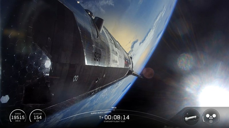 SpaceX Starship V3 durante a fase de voo no espaço