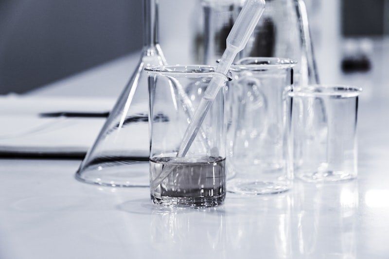 Equipamento de laboratório usado na análise de contaminantes como os PFAS