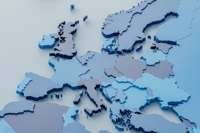 Mapa da Europa em azul — o Scaleup Europe Fund vai investir €5 mil milhões em deep tech europeia.