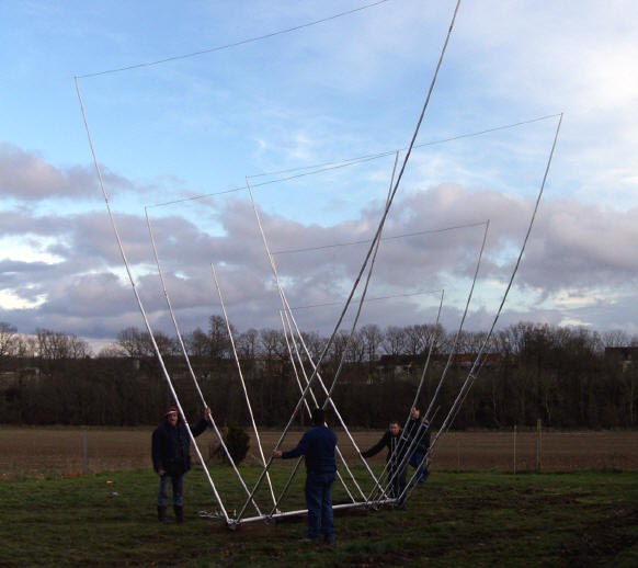 Antena Delta HF — uma antena típica de radioamador para a banda dos 20 e 40 metros
